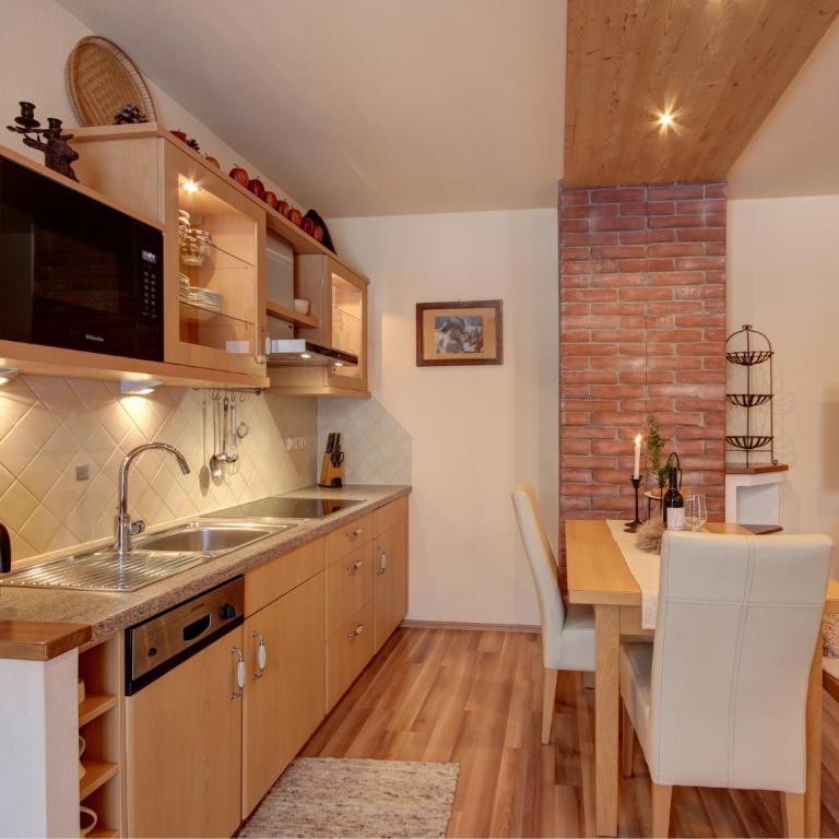 Feriendomizil Stöberl - Chiemgau Karte - Apartment mit 2 Schlafzimmern und Balkon - 5