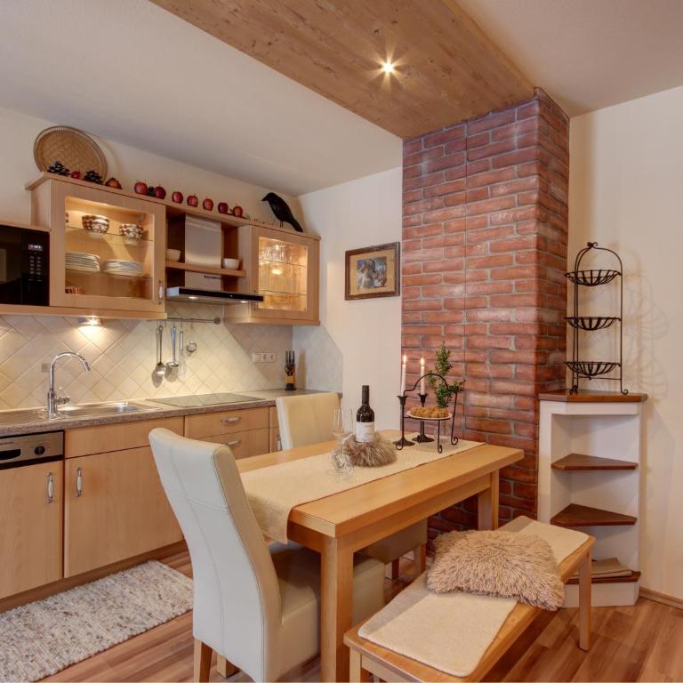 Feriendomizil Stöberl - Chiemgau Karte - Apartment mit 2 Schlafzimmern und Balkon - 7