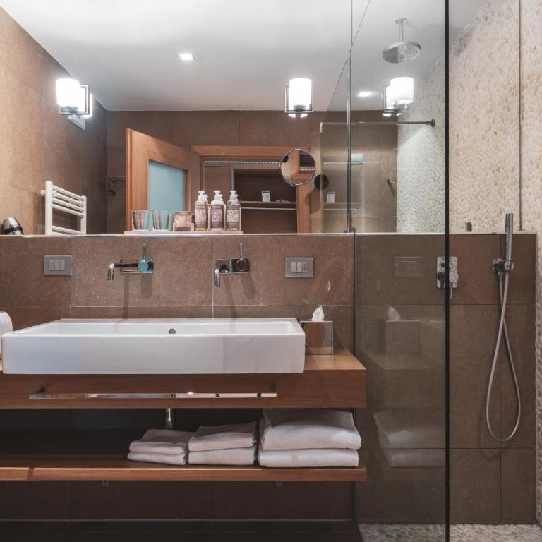 Art & Design Hotel Napura - Suite Standard - 4