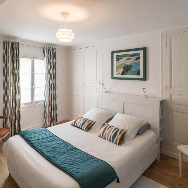 Couette et café Saumur - Chambre Double avec Salle de Bains Privative - 1