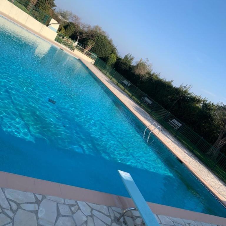 Studio with a panoramic view at the top floor of a residence with a pool - Appartement - 16