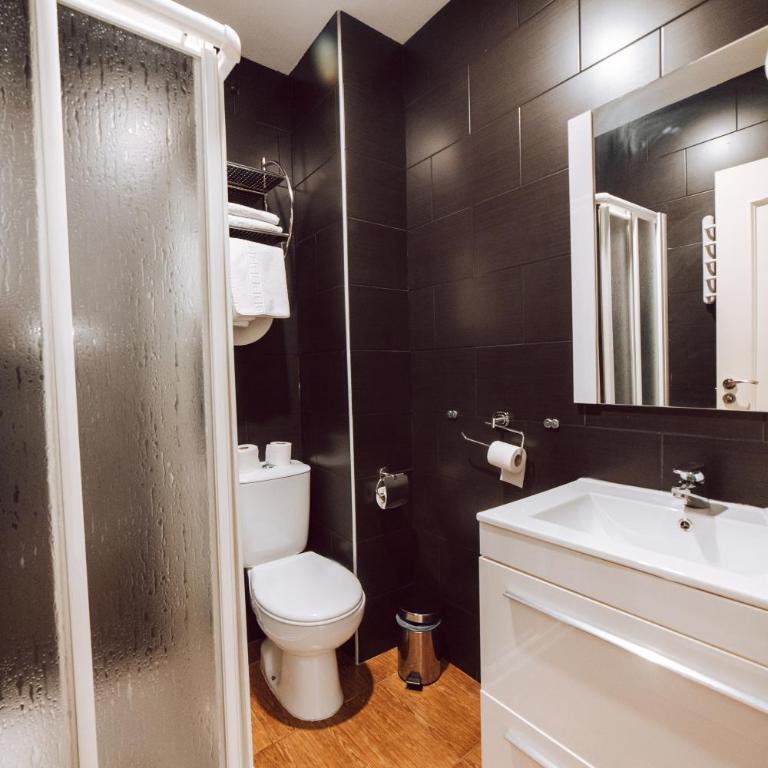 Hostal Misericordia - Habitación Doble con baño privado - 3