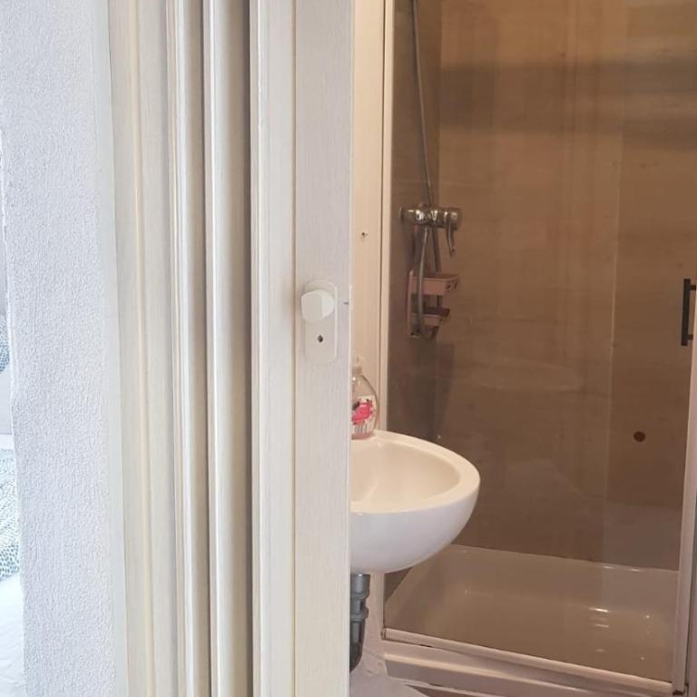 House LA Neuschwanstein Blick - Budget City Hotel - Standard Doppelzimmer mit eigenem Bad - 5