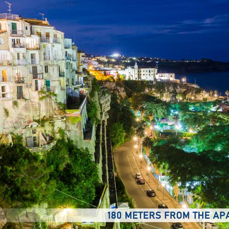 PIENO CENTRO APARTMENT TROPEA - Private Parking - Appartamento su 2 Livelli - 36