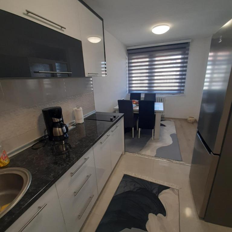 Great Apartment Adi - One-Bedroom Apartment - 1