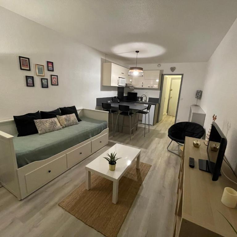 Studio entre le phare de Biarritz et la plage d'Anglet - Appartement - 5