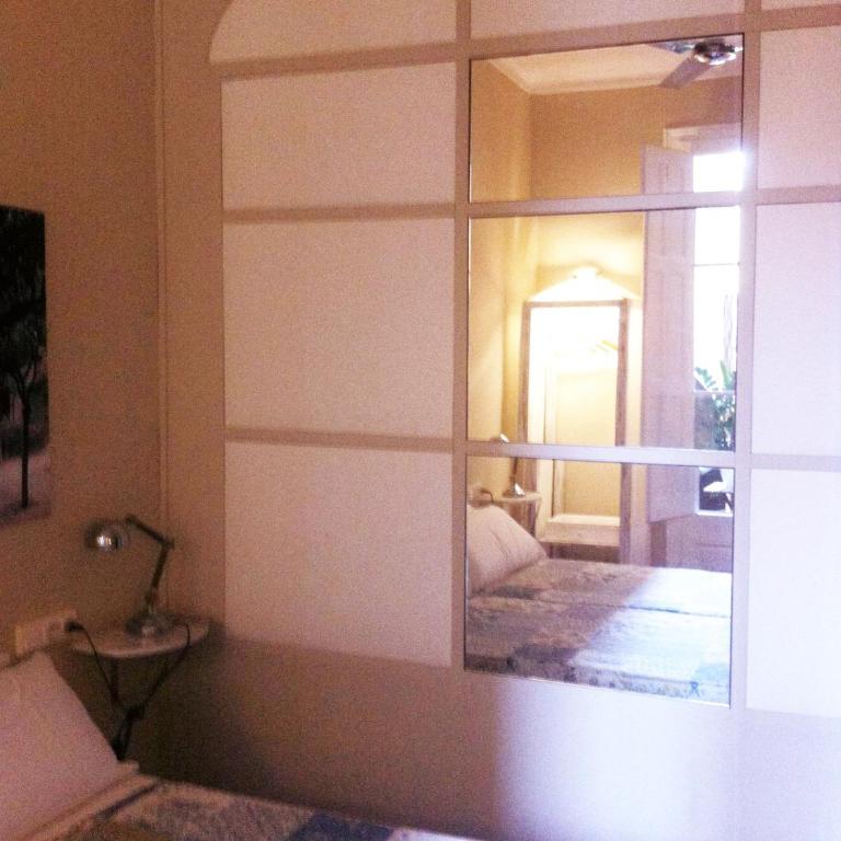 Casa del Mediterraneo - Triple Room with Private External Bathroom (1 double and 1 single room) - 5