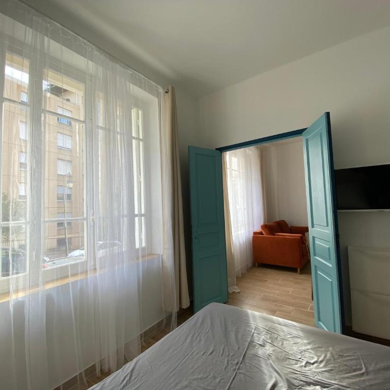 2 pièces / neuf - Ajaccio centre - Place Miot / Albert 1er - Appartement 1 Chambre - 25