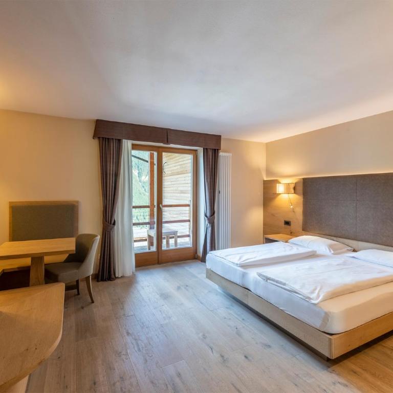 Design & Suite Hotel Ciarnadoi - Camera Matrimoniale con Balcone - 3