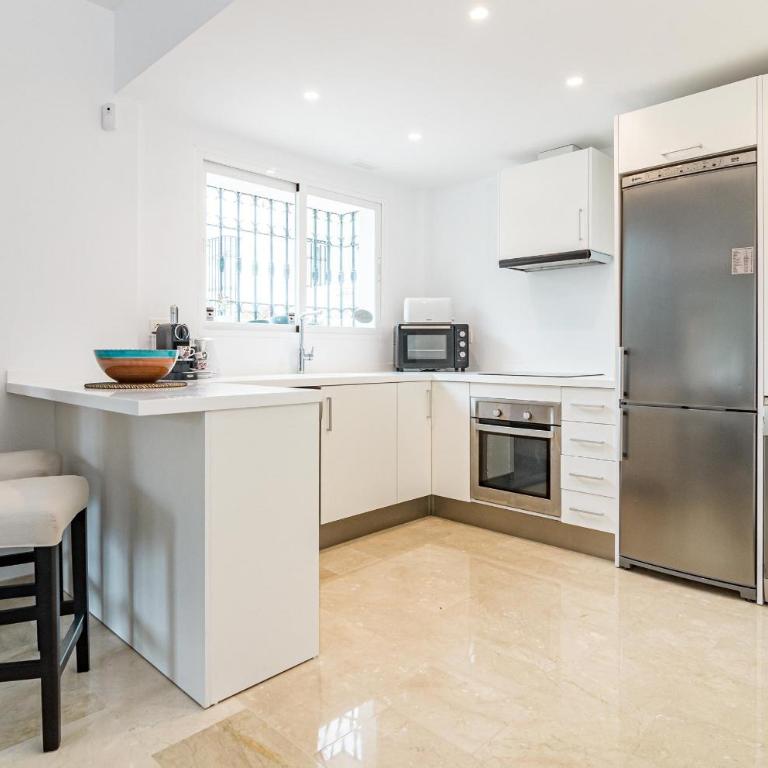 Charming and Modern 3-Bedroom Duplex in Aloha Pueblo with Mountain Views - Casa Unifamiliar de 3 dormitorios - 5