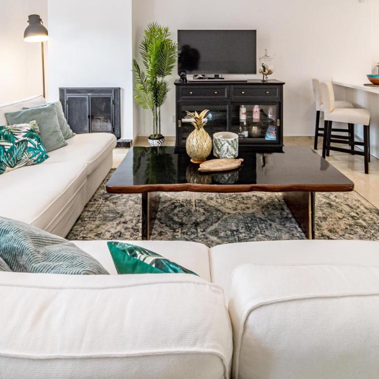 Charming and Modern 3-Bedroom Duplex in Aloha Pueblo with Mountain Views - Casa Unifamiliar de 3 dormitorios - 14