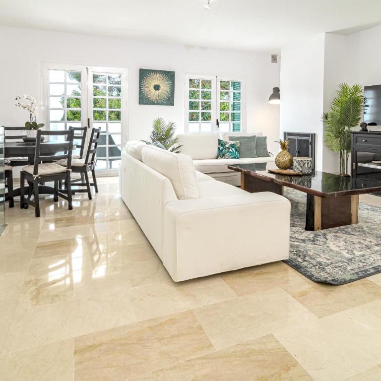 Charming and Modern 3-Bedroom Duplex in Aloha Pueblo with Mountain Views - Casa Unifamiliar de 3 dormitorios - 11