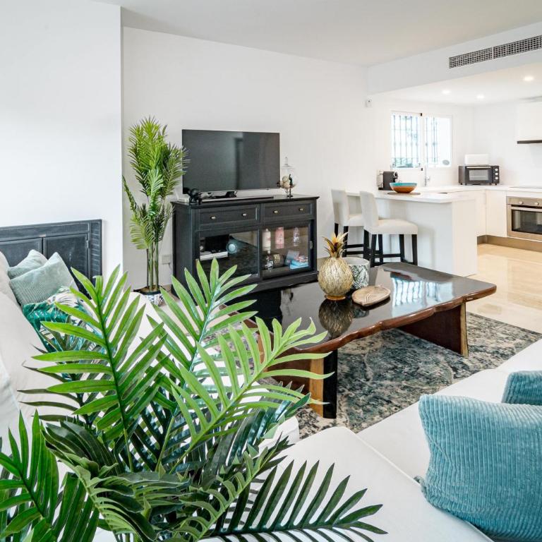 Charming and Modern 3-Bedroom Duplex in Aloha Pueblo with Mountain Views - Casa Unifamiliar de 3 dormitorios - 18