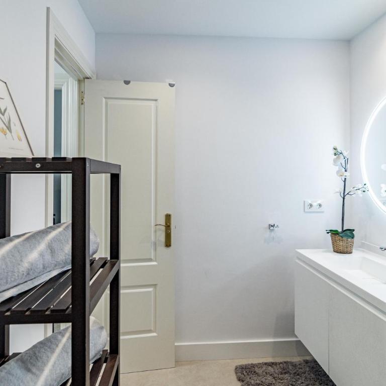 Charming and Modern 3-Bedroom Duplex in Aloha Pueblo with Mountain Views - Casa Unifamiliar de 3 dormitorios - 28