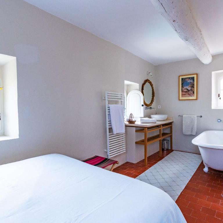 Belle De Jour -A Provencal gem Private heated pool - Maison de Vacances - 43