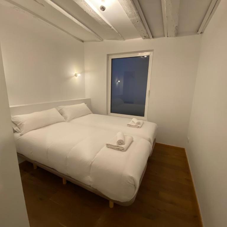 Bilbao Old Town I by Aston Rentals - Two-Bedroom Apartment - 12
