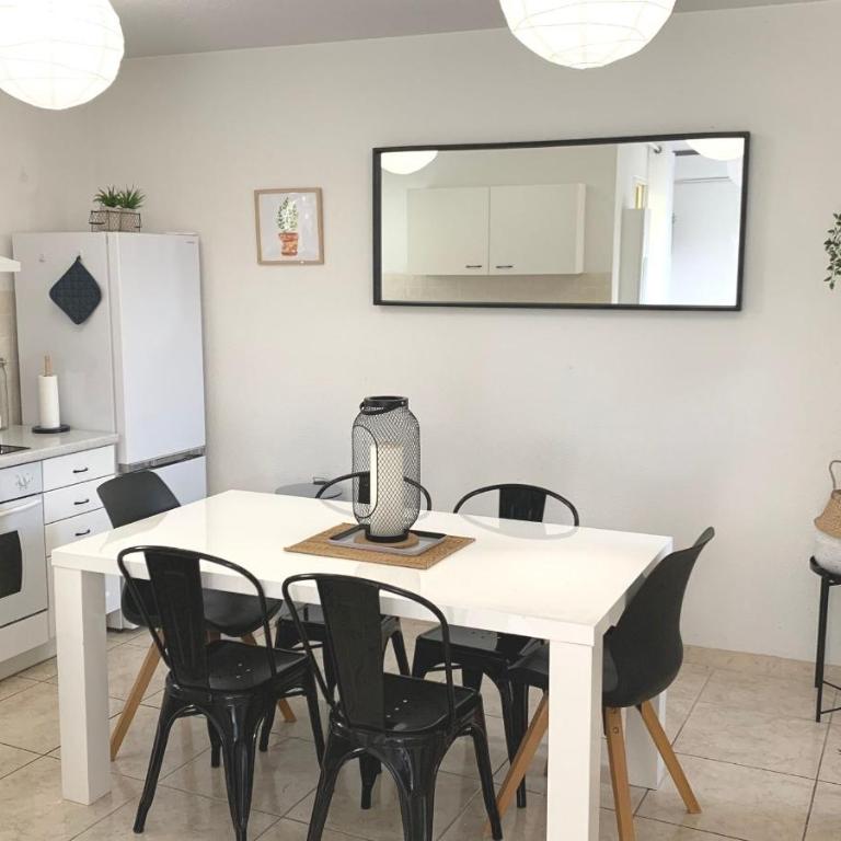 Maison T4 -Jardin+ Parking+ Clim -Proche Remparts - Three-Bedroom Apartment - 6