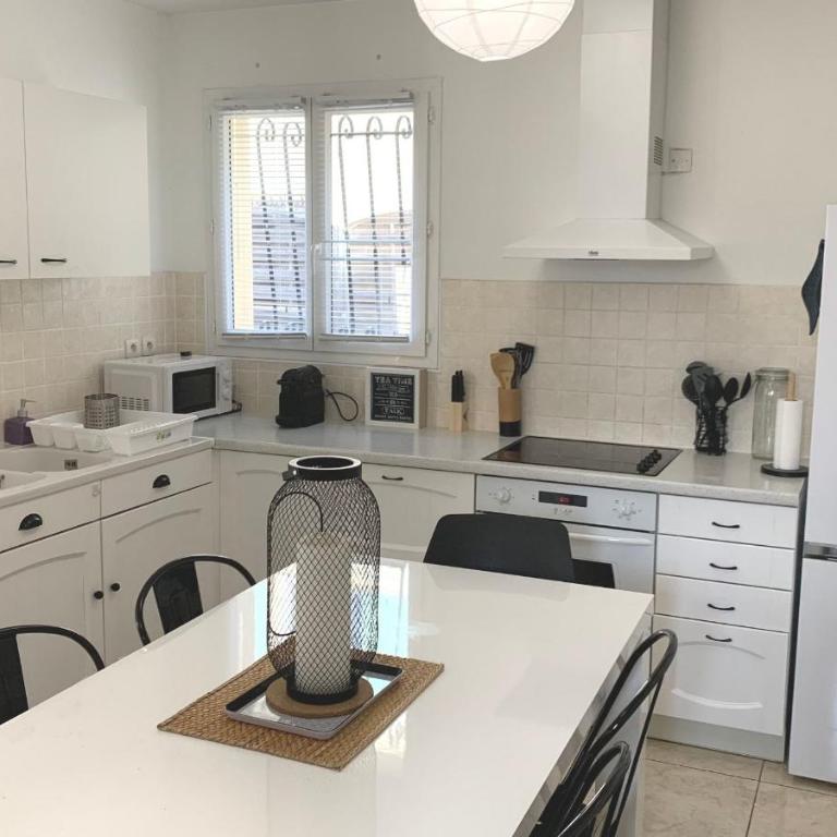 Maison T4 -Jardin+ Parking+ Clim -Proche Remparts - Three-Bedroom Apartment - 5