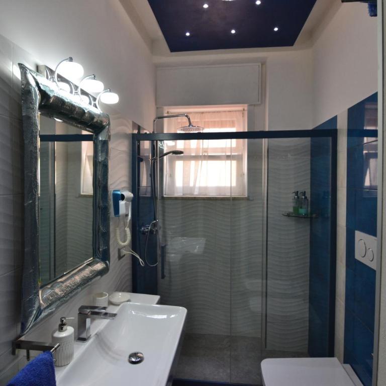 BLUE SUITE - Appartamento con 1 Camera da Letto - 30