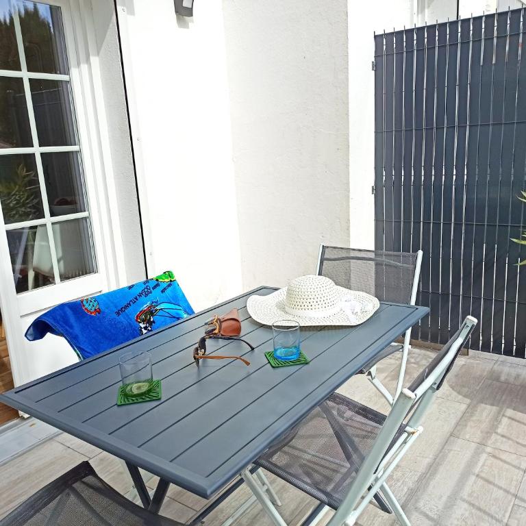 Charmant T2 proche plage avec terrasse privative - Standard Apartment - 10