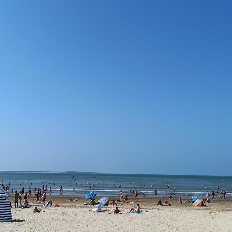 Charmant T2 proche plage avec terrasse privative - Standard Apartment - 12