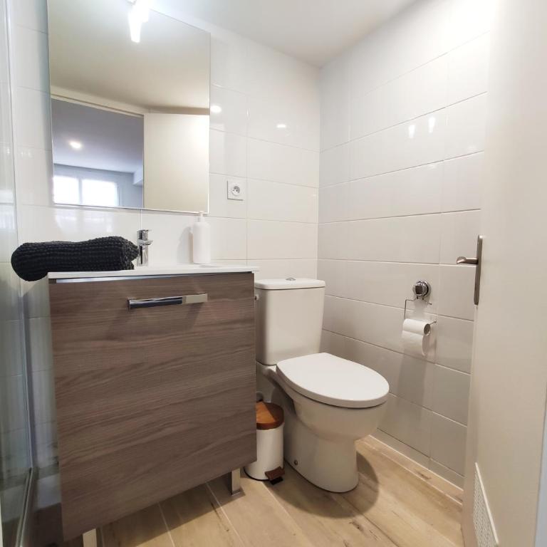 Charmant T2 proche plage avec terrasse privative - Standard Apartment - 8