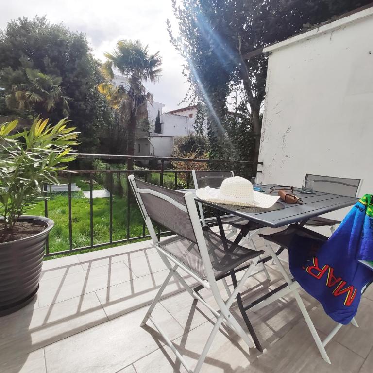 Charmant T2 proche plage avec terrasse privative - Standard Apartment - 9