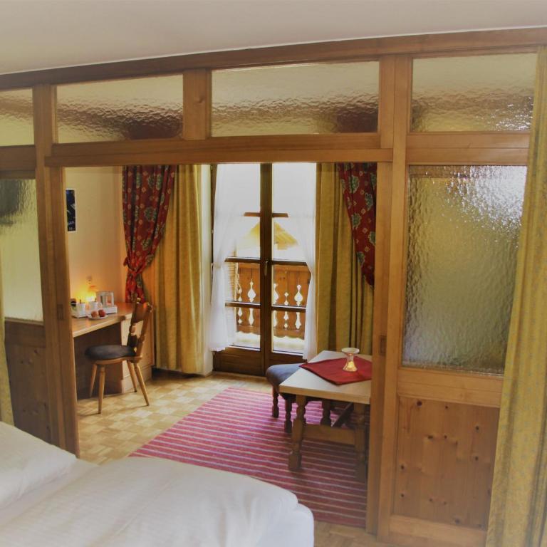 Bauernhofhotel "die Unterbergerin" - Zimmer mit Frühstück und Ferienwohnungen in Gastein mit GRATIS Thermeneintritt - Junior Suite mit Balkon - 2