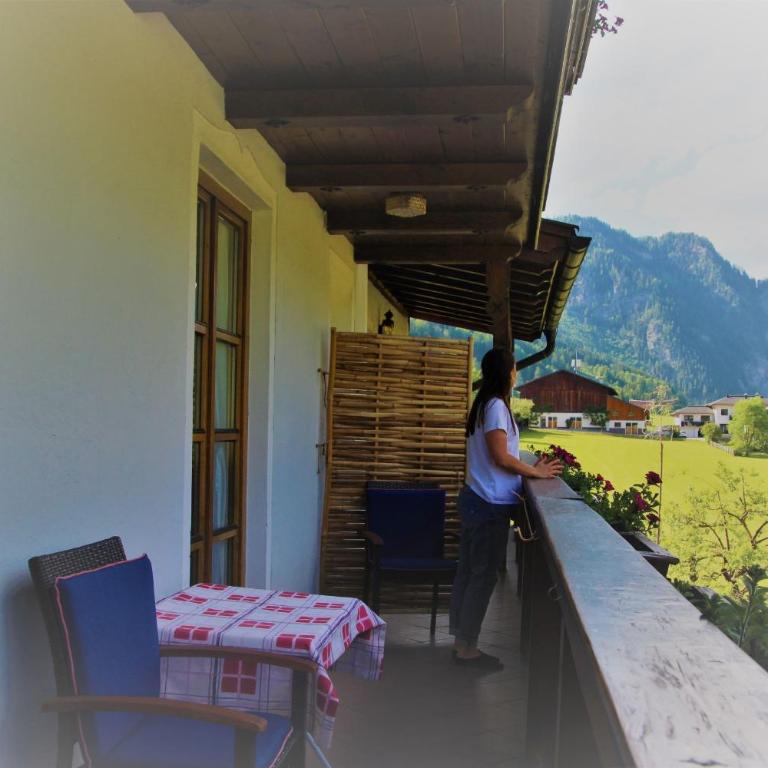 Bauernhofhotel "die Unterbergerin" - Zimmer mit Frühstück und Ferienwohnungen in Gastein mit GRATIS Thermeneintritt - Doppelzimmer mit Balkon - 2
