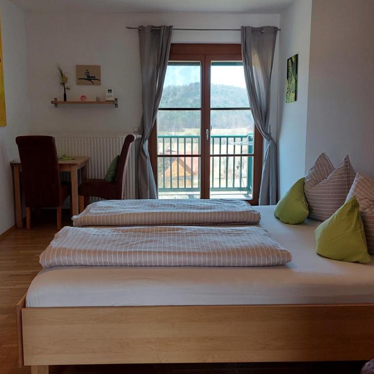 Gästehaus - Camping- Weinhof Radl - Chambre Double avec Balcon - 1