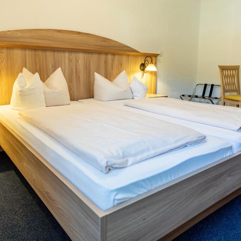Aktivhotel & Gasthof Schmelz Ihr familienfreundliches Urlaubs Hotel mit Wellness, Almsauna, Chiemgau Karte - Standard Doppelzimmer - 2