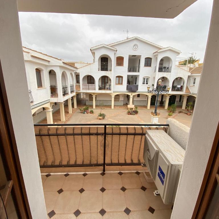 Orihuela Costa 2-bedroom 1-bath renovated vacation rental on La Zenia Beach - Apartamento de 2 dormitorios - 11