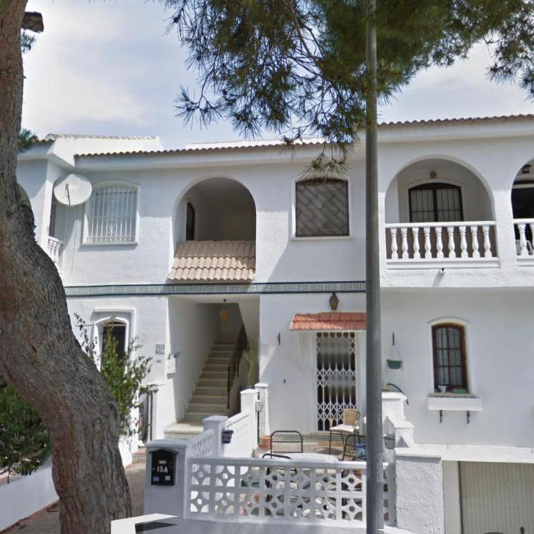 Orihuela Costa 2-bedroom 1-bath renovated vacation rental on La Zenia Beach - Apartamento de 2 dormitorios - 1