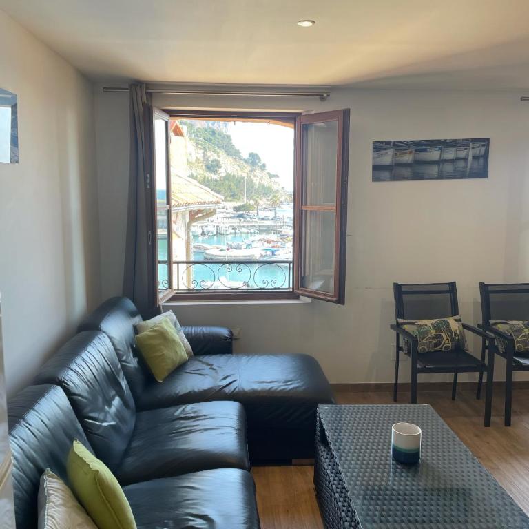 Cassis Loc - Appartement meublé - GALINETTE Apartment with Sea View - No Terrace - Not in a hotel - 2