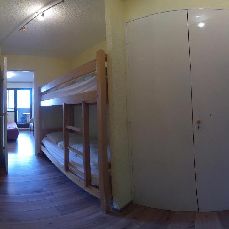 Hôtel les Gardettes - Studio - à 300 Mètres de l'Hôtel - 3