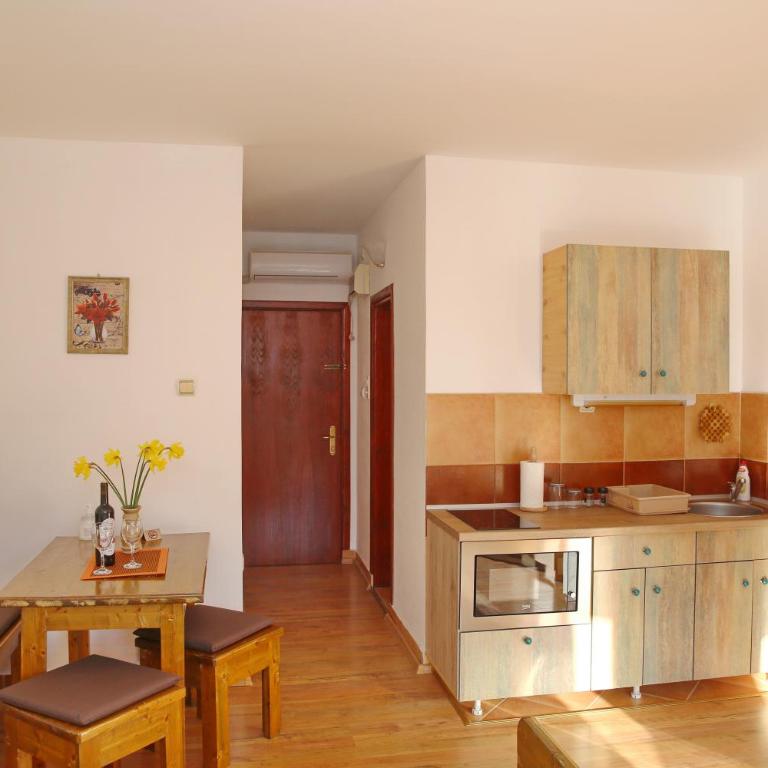 Loki Apartments - Studio Apartment - 8