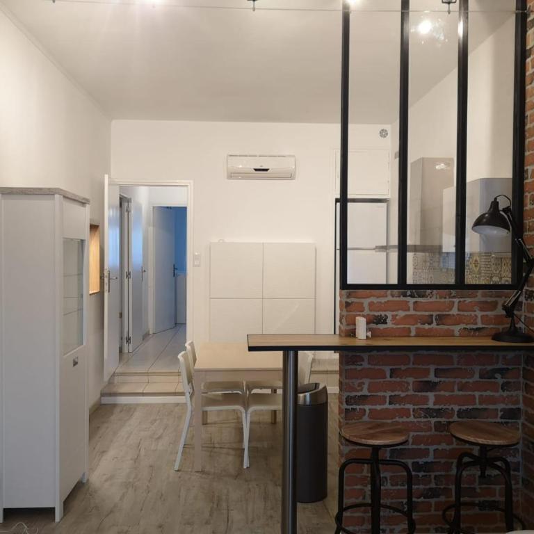 Appartement T2 48 m2 indépendant parking public gratuit à proximité - Apartment mit 1 Schlafzimmer - 6