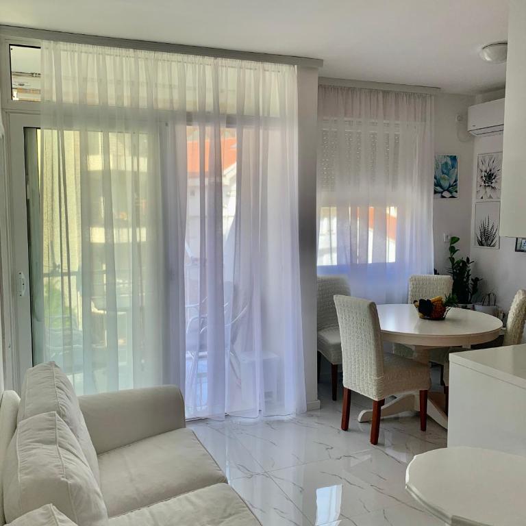 Apartment Lena, Budva Centar - Two-Bedroom Apartment - 6