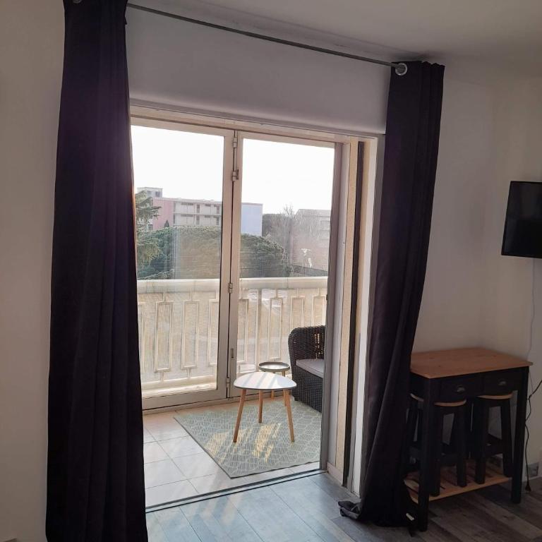 Studio type T1 avec parking et cave à 600 m de la plage - Monolocale - 5