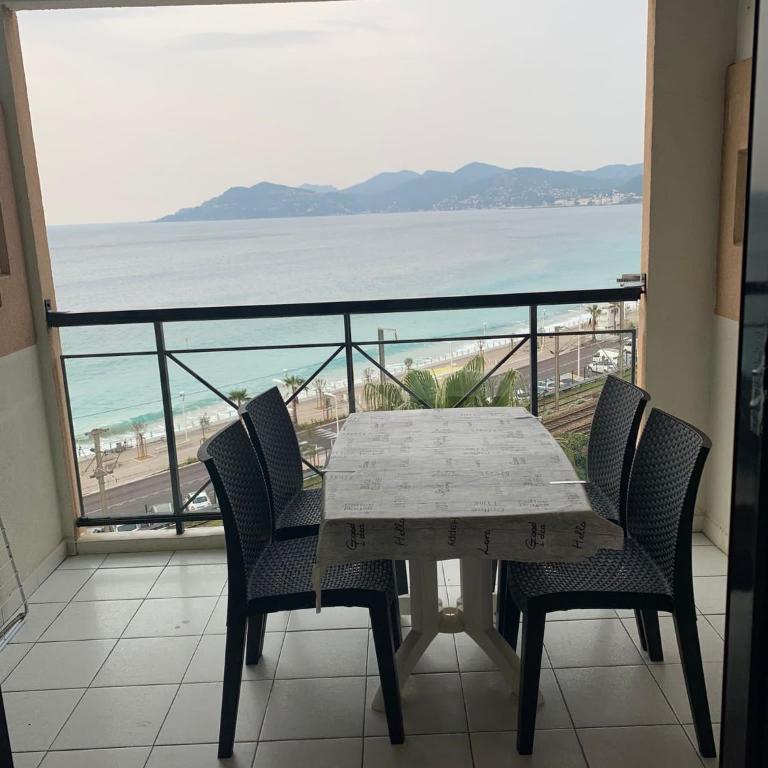 Cannes - view Cap Esterel - Appartement - 4