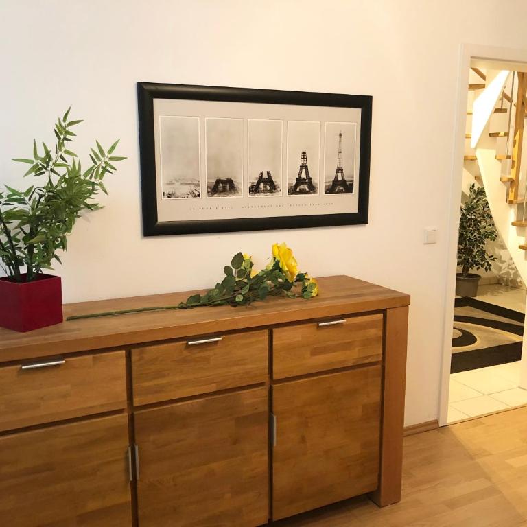 Stadtwohnung am Oertelplatz - Two-Bedroom Apartment - 3