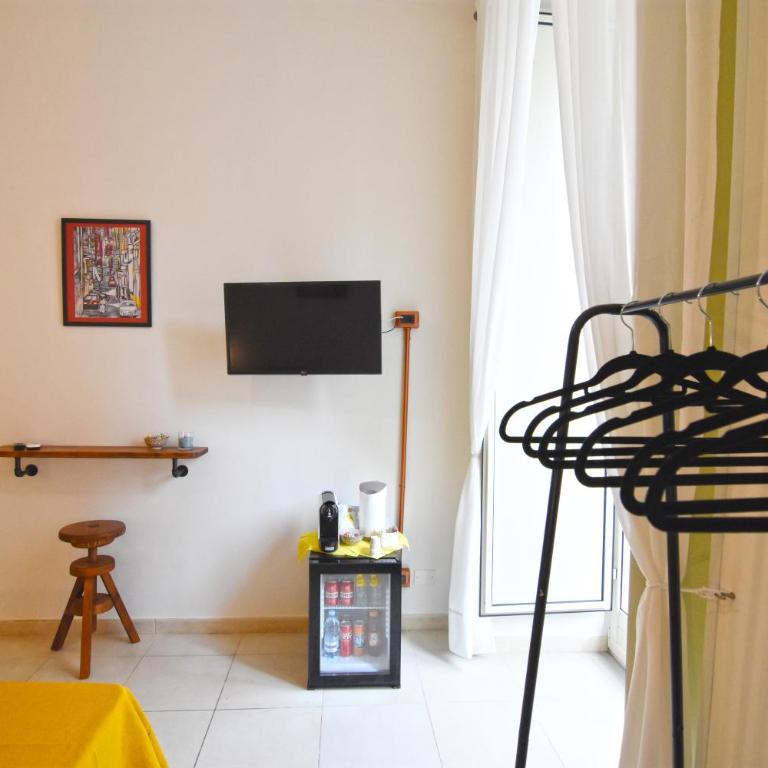 Napoli Cityscape - Camera Matrimoniale con Balcone - 11