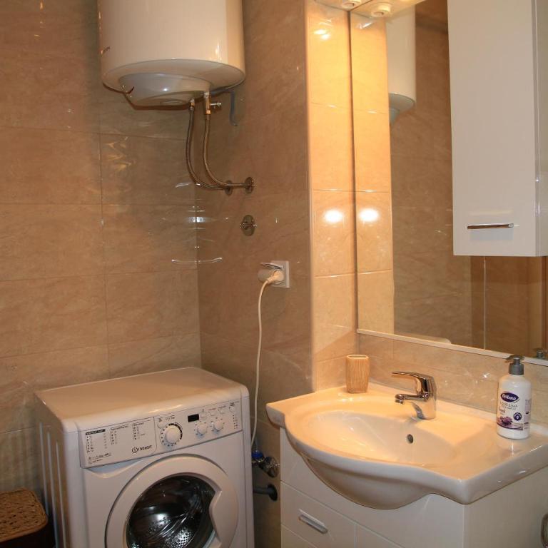 Bella Costa Lux - Two-Bedroom Apartment - 28