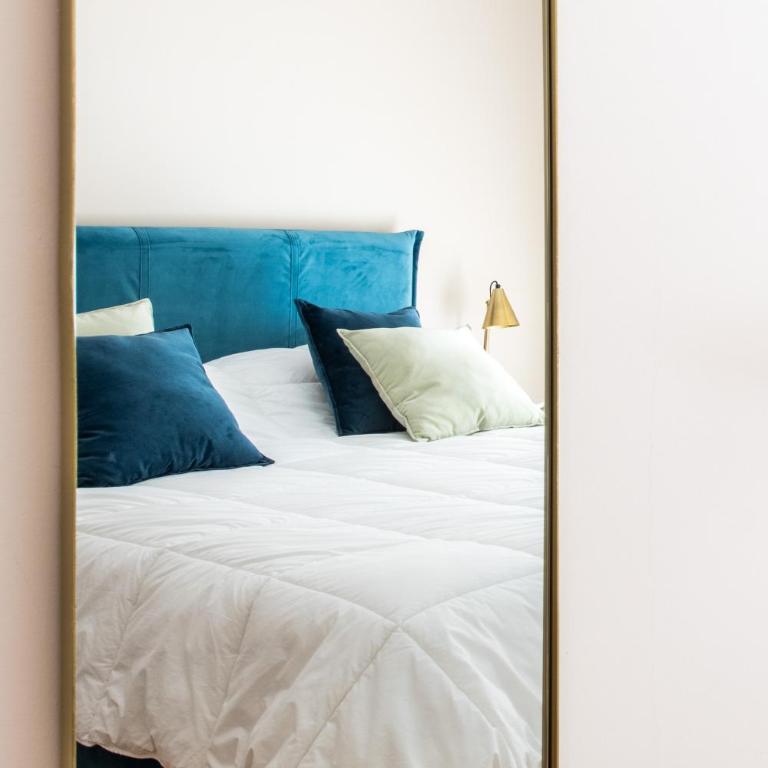 Moncada Suites & Apartments - Camera Familiare Deluxe - 4