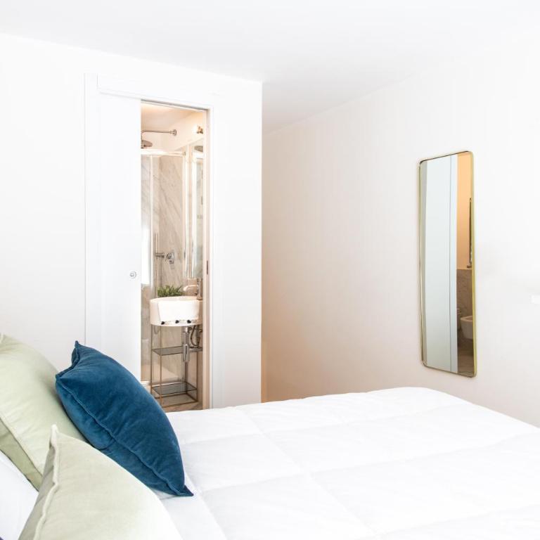 Moncada Suites & Apartments - Camera Familiare Deluxe - 15