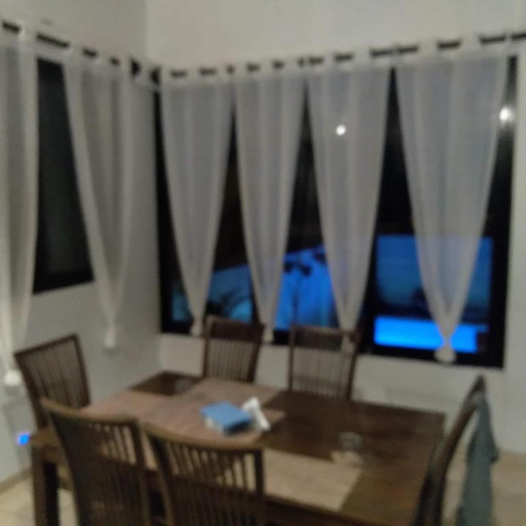 CASA ADRIEL Mancora - Four-Bedroom House - 8