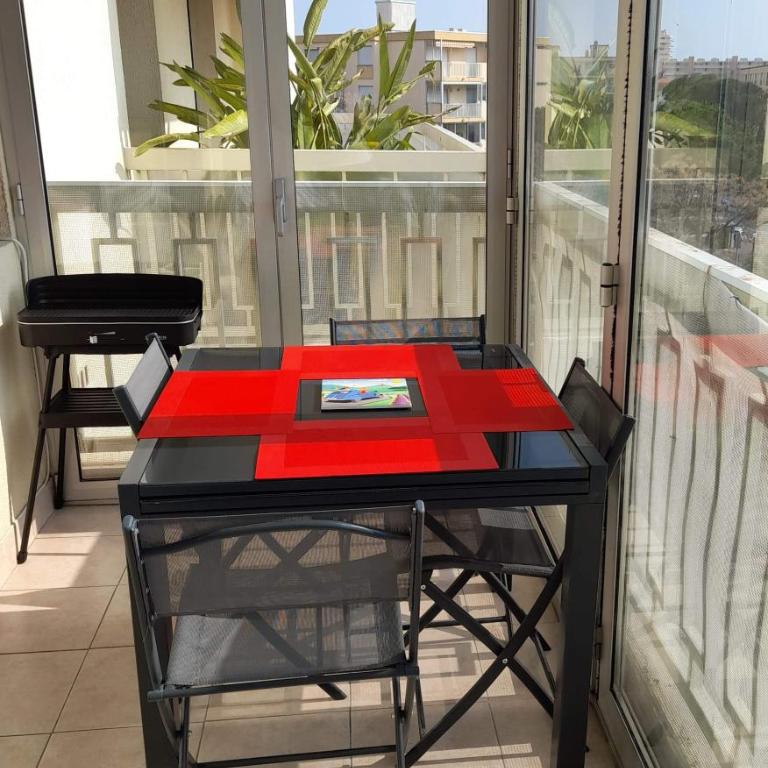 Studio type T1 avec parking et cave à 600 m de la plage - Monolocale - 1