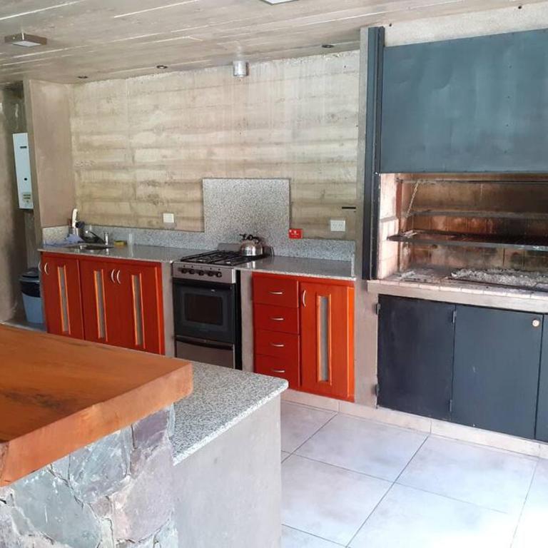 Hermosa casa con pileta asador patio de fuego - Casa con 1 dormitorio - 5
