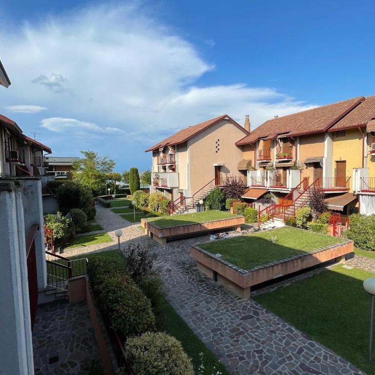 Splendid Lake view a few steps from the Castle - Two-Bedroom Apartment - 16