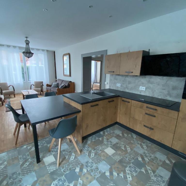 Les 4 flocons, Gerardmer centre, à 100m du lac, avec PISCINE , wifi, parking, jardin - Appartement 2 Chambres - 13